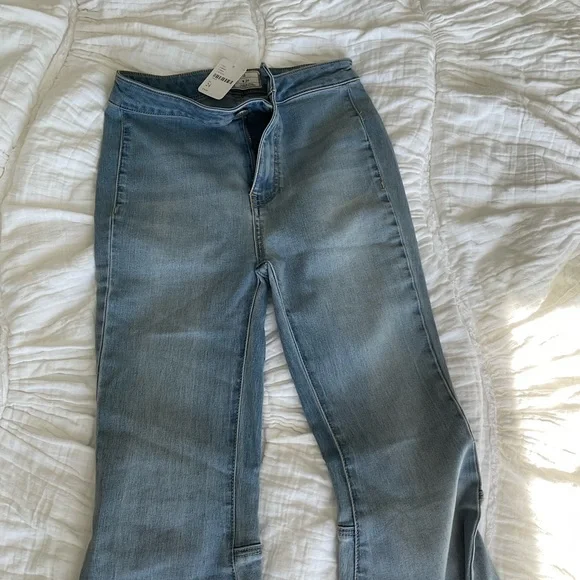 New with Tags Free People Just Float On Flare Jeans Bermondsy Blue - Picture 3 of 6
